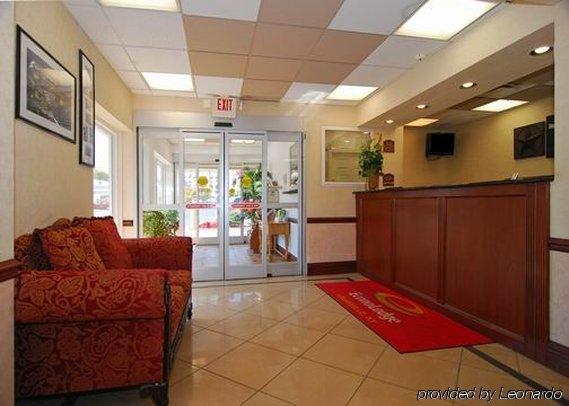 Econo Lodge Downtown Луисвил Интериор снимка