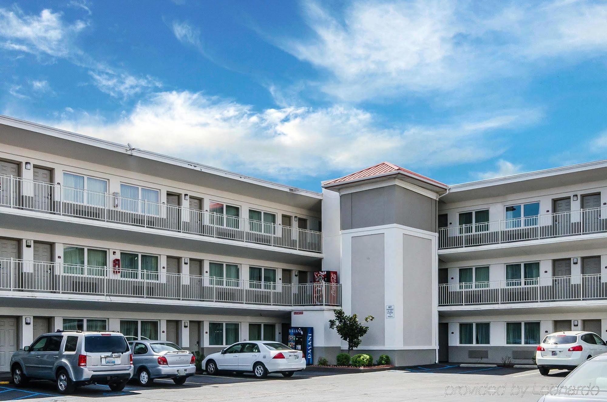 Econo Lodge Downtown Луисвил Екстериор снимка
