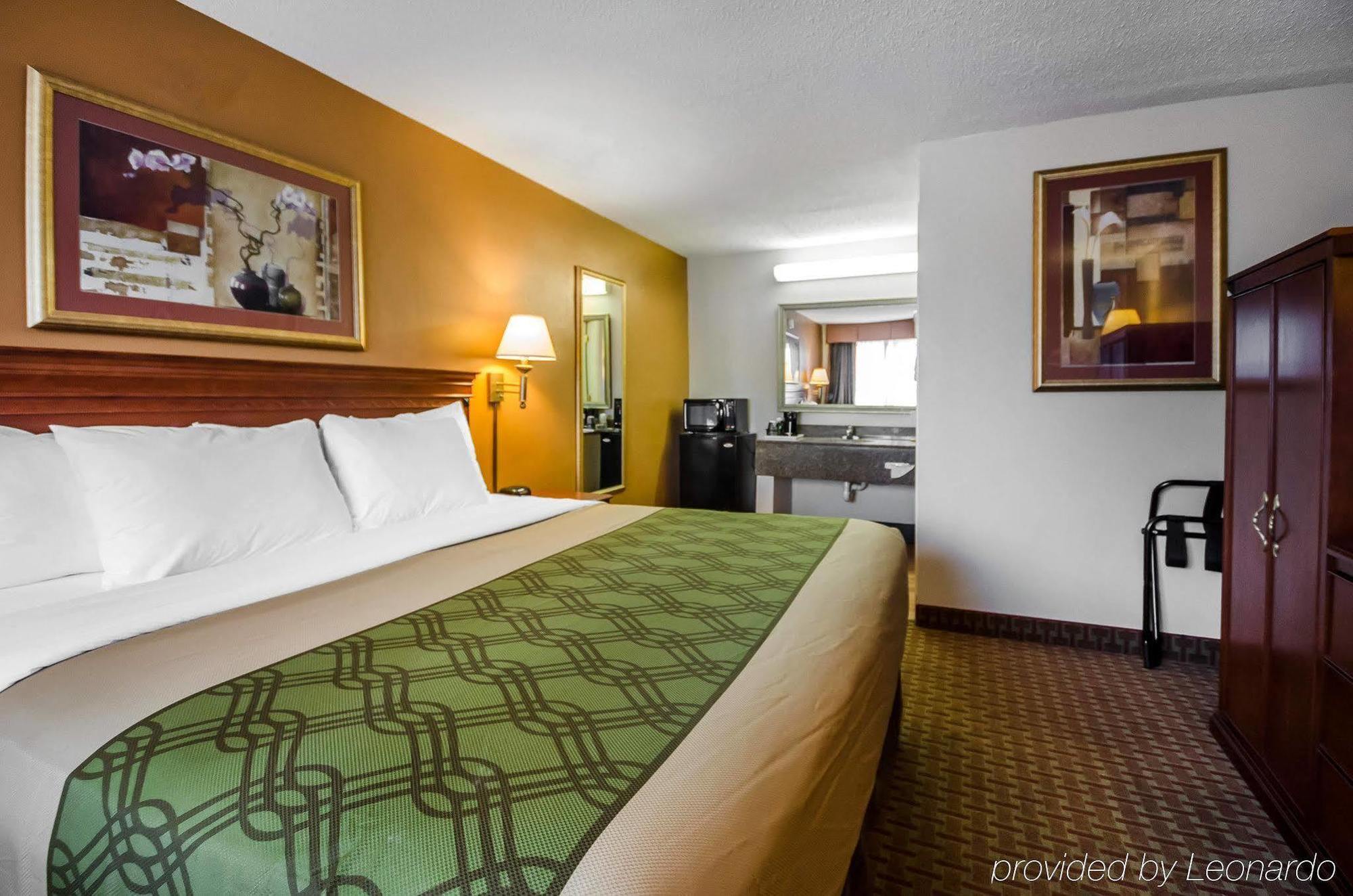 Econo Lodge Downtown Луисвил Екстериор снимка