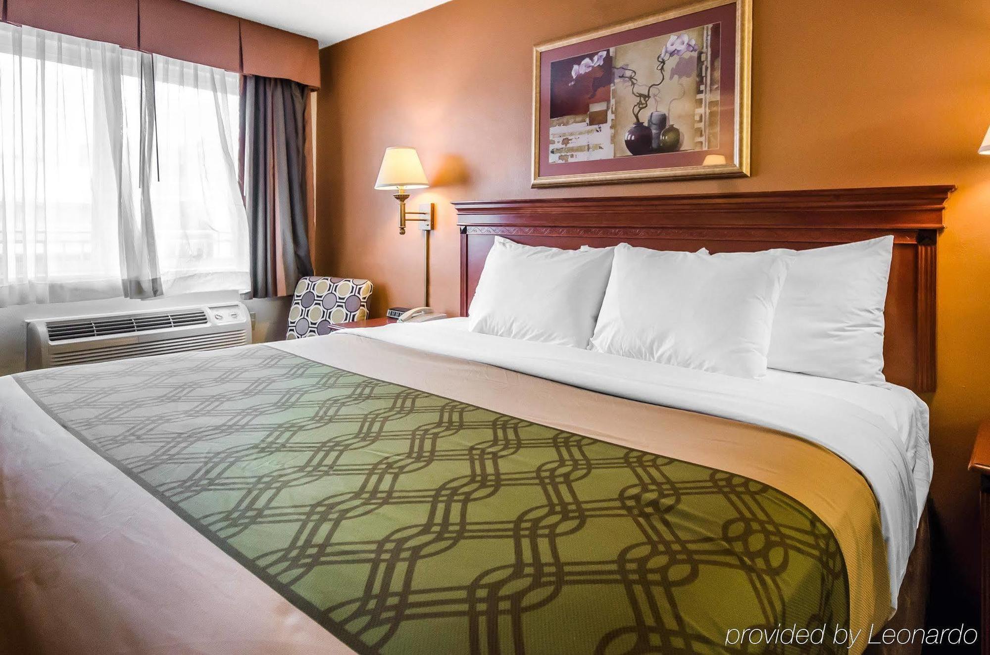 Econo Lodge Downtown Луисвил Екстериор снимка