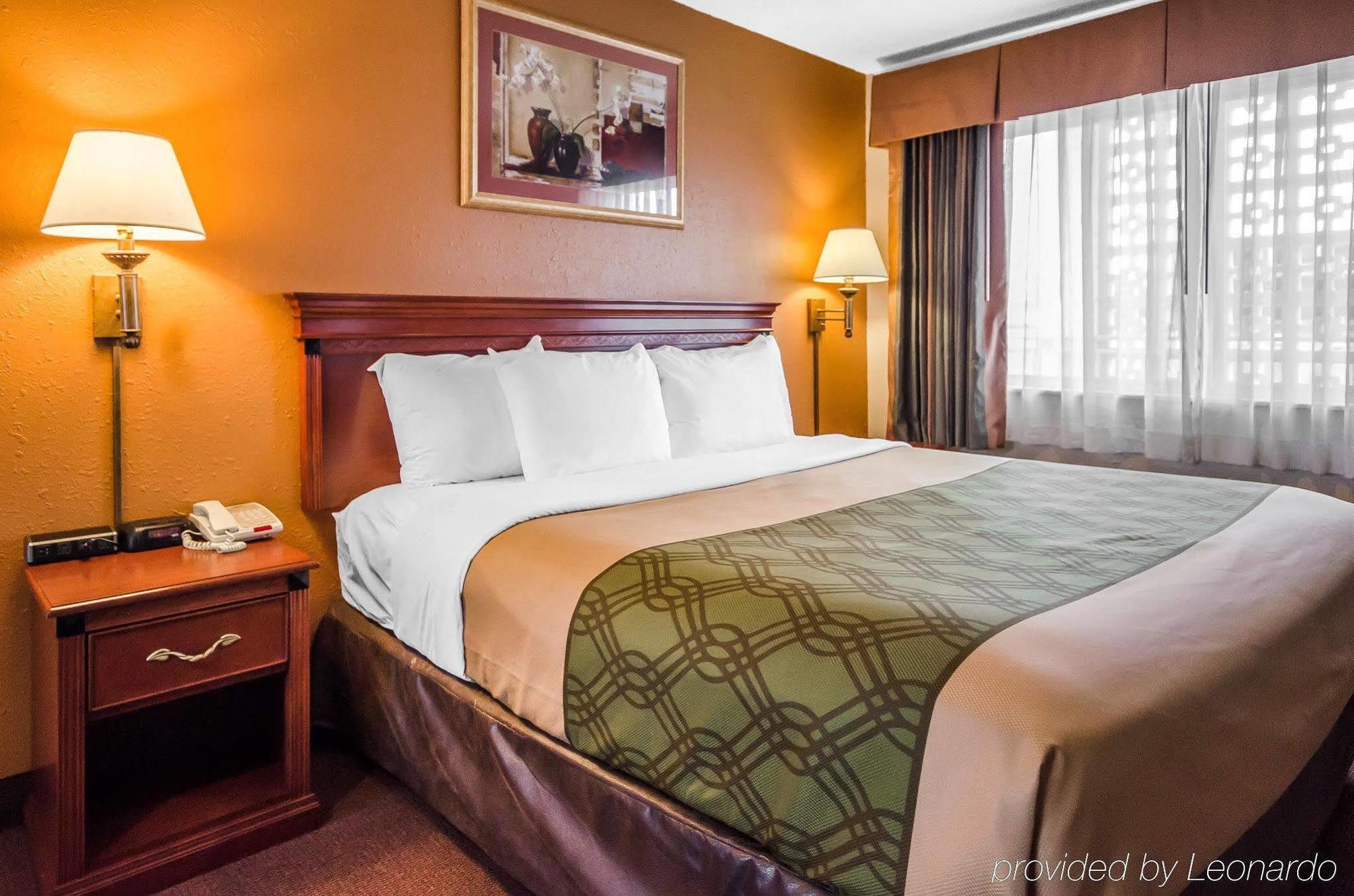 Econo Lodge Downtown Луисвил Екстериор снимка