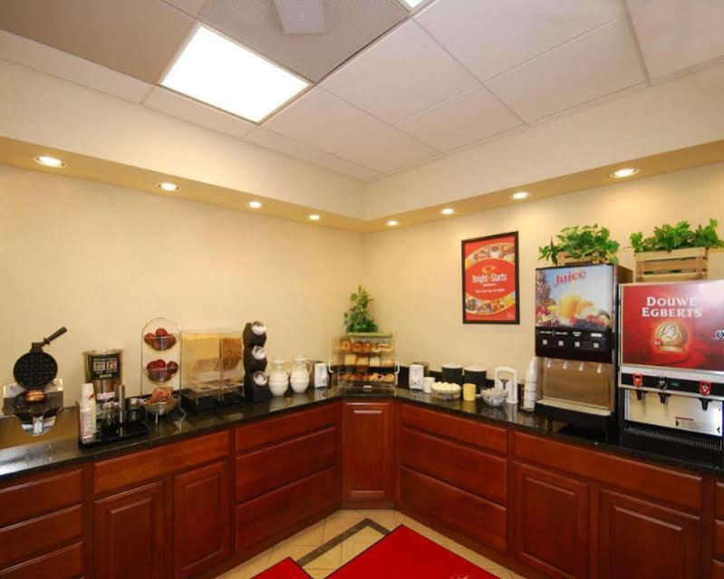 Econo Lodge Downtown Луисвил Екстериор снимка