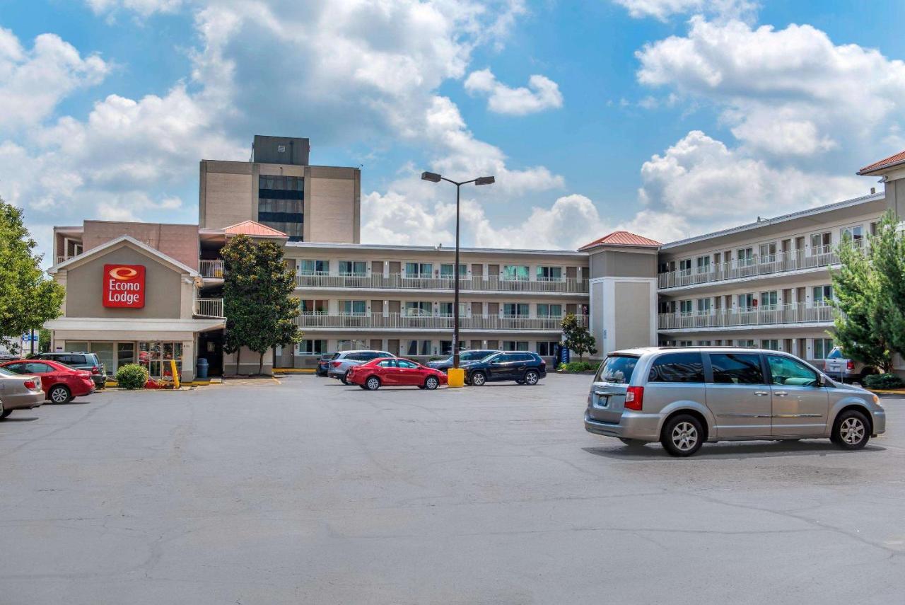 Econo Lodge Downtown Луисвил Екстериор снимка