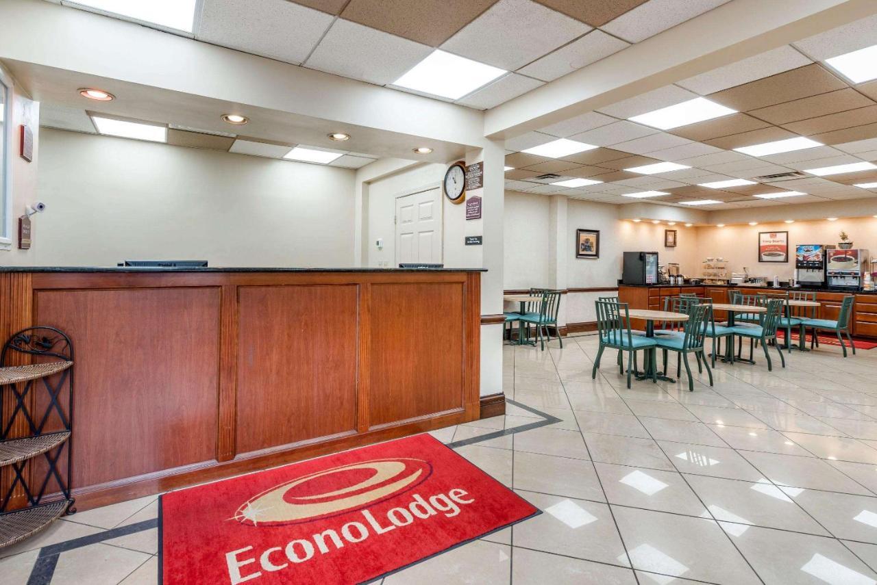 Econo Lodge Downtown Луисвил Екстериор снимка
