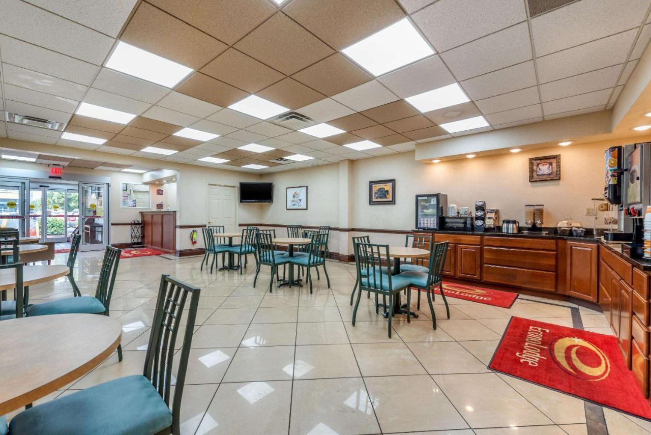 Econo Lodge Downtown Луисвил Екстериор снимка